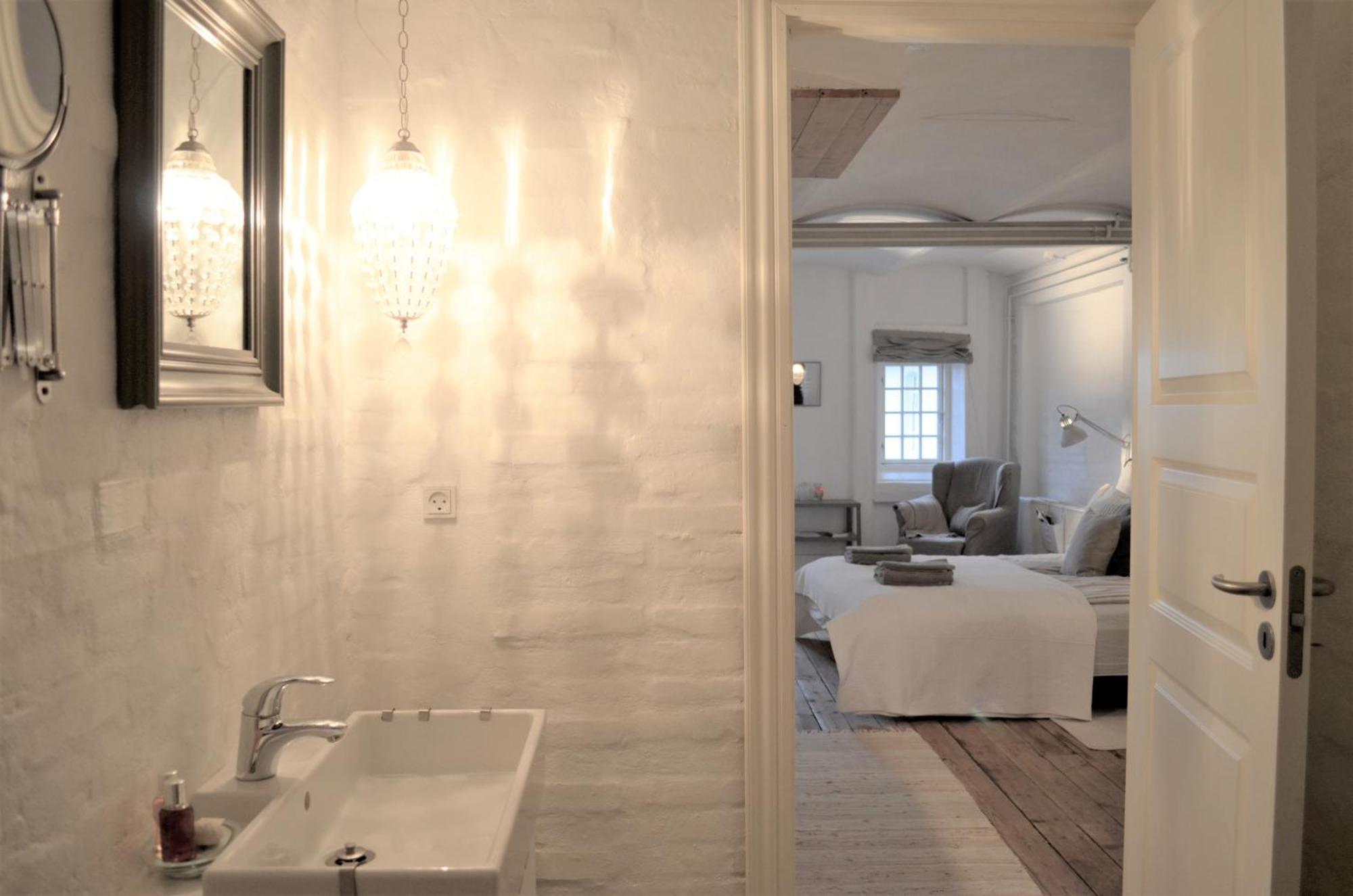 Store Ejlstrup Bed & Breakfast Odense Exterior foto